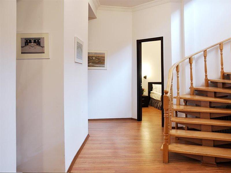 Hotel Corner Тбилиси Екстериор снимка