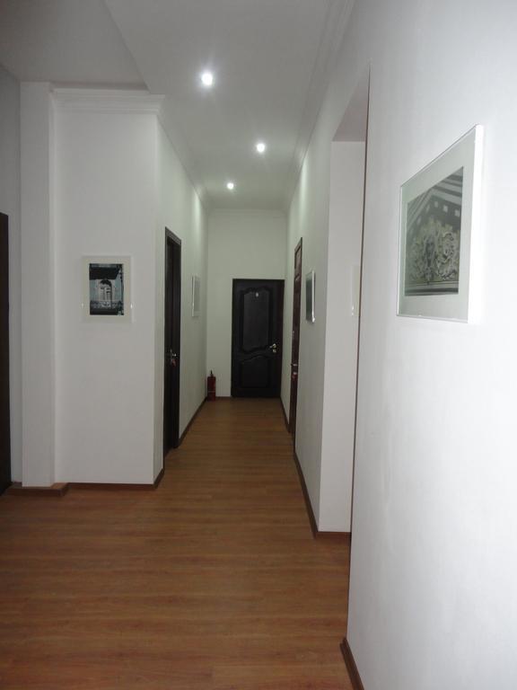 Hotel Corner Тбилиси Екстериор снимка