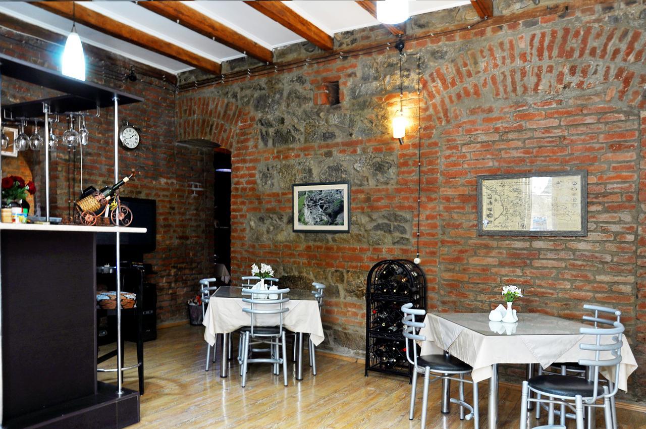 Hotel Corner Тбилиси Екстериор снимка